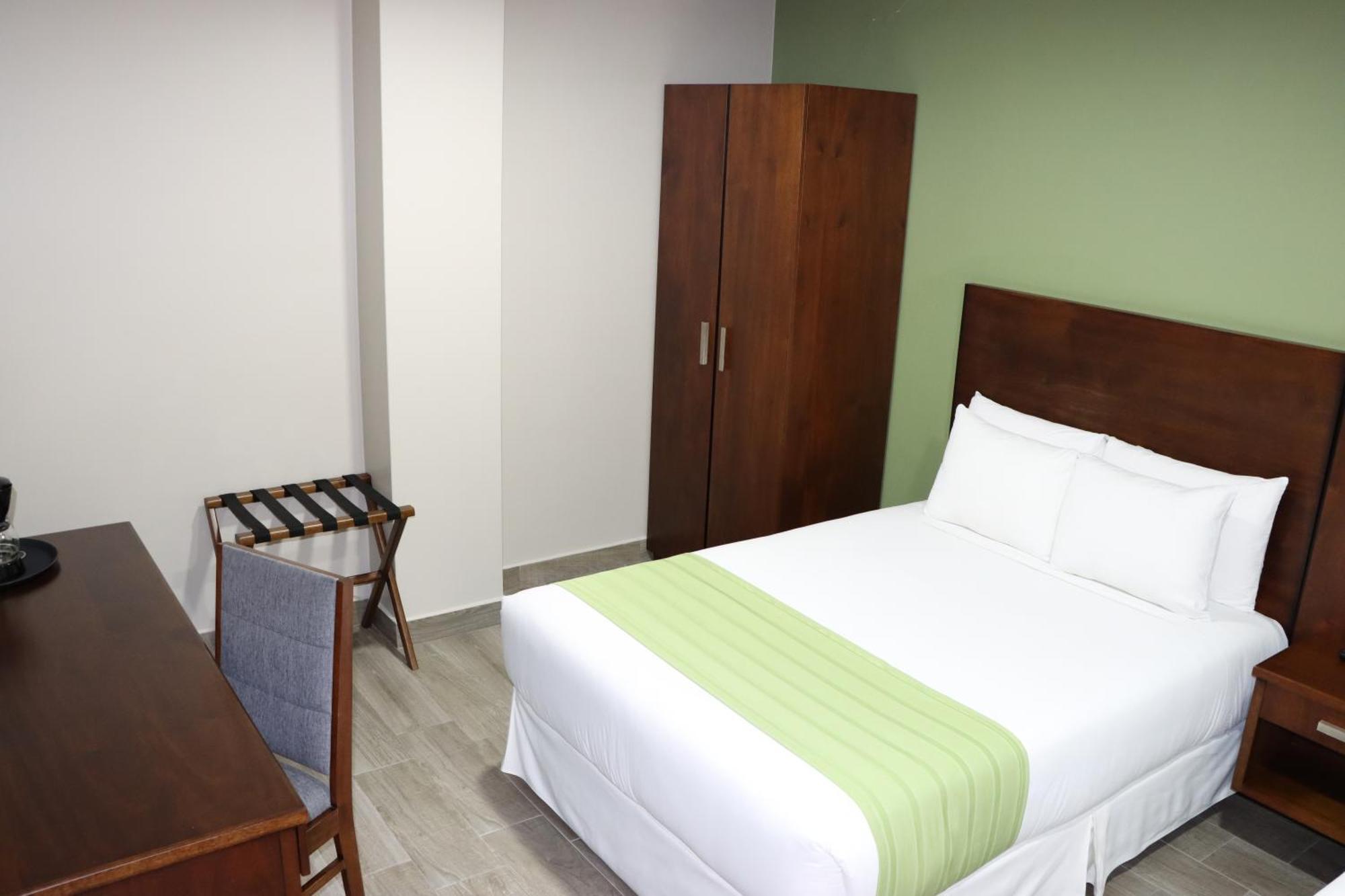 Hotel San Agustin Plaza Latacunga Exterior photo
