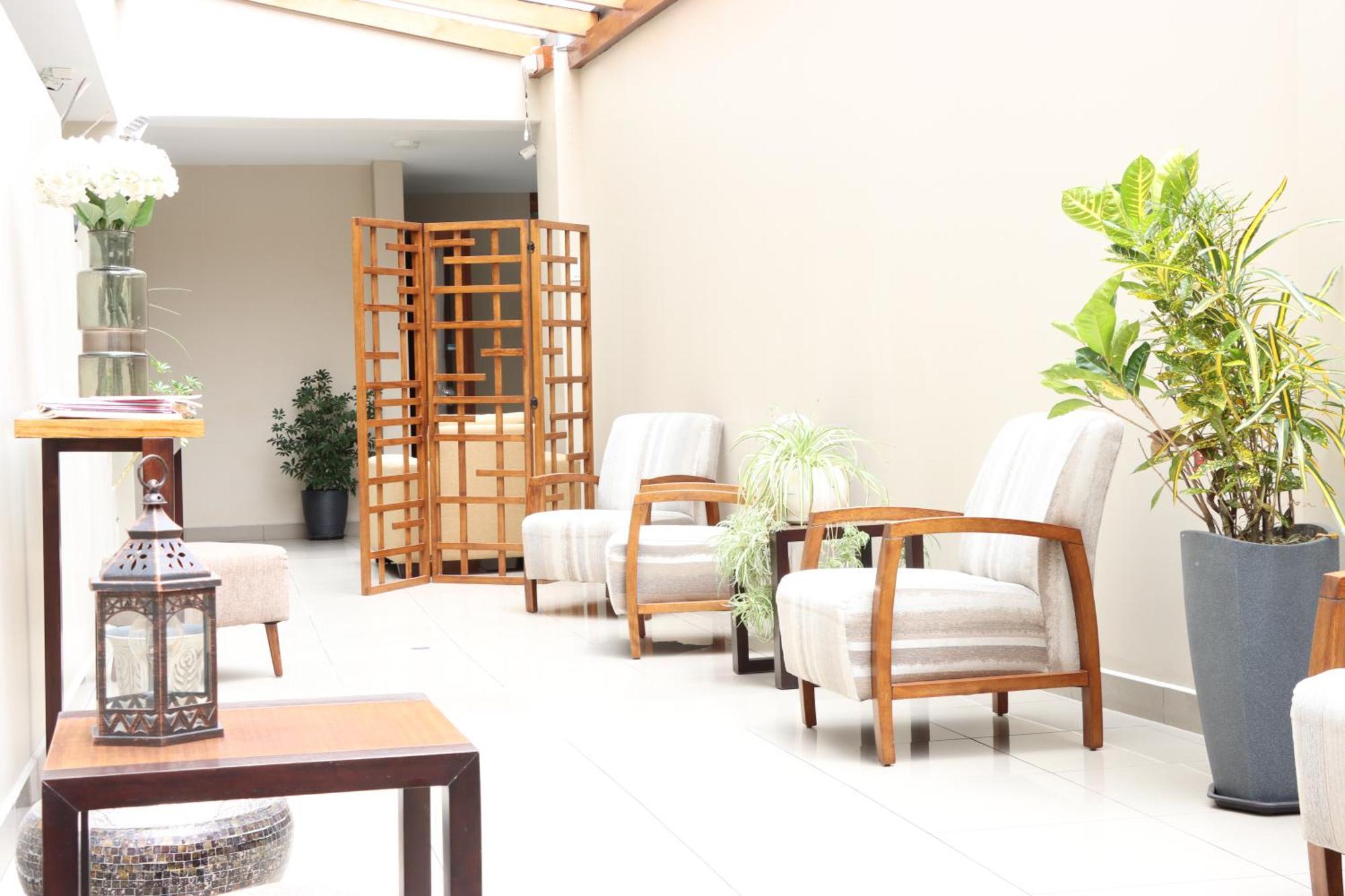 Hotel San Agustin Plaza Latacunga Exterior photo